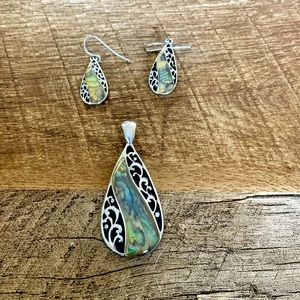 Cleaning out jewelry box! Slide and earrings to match!